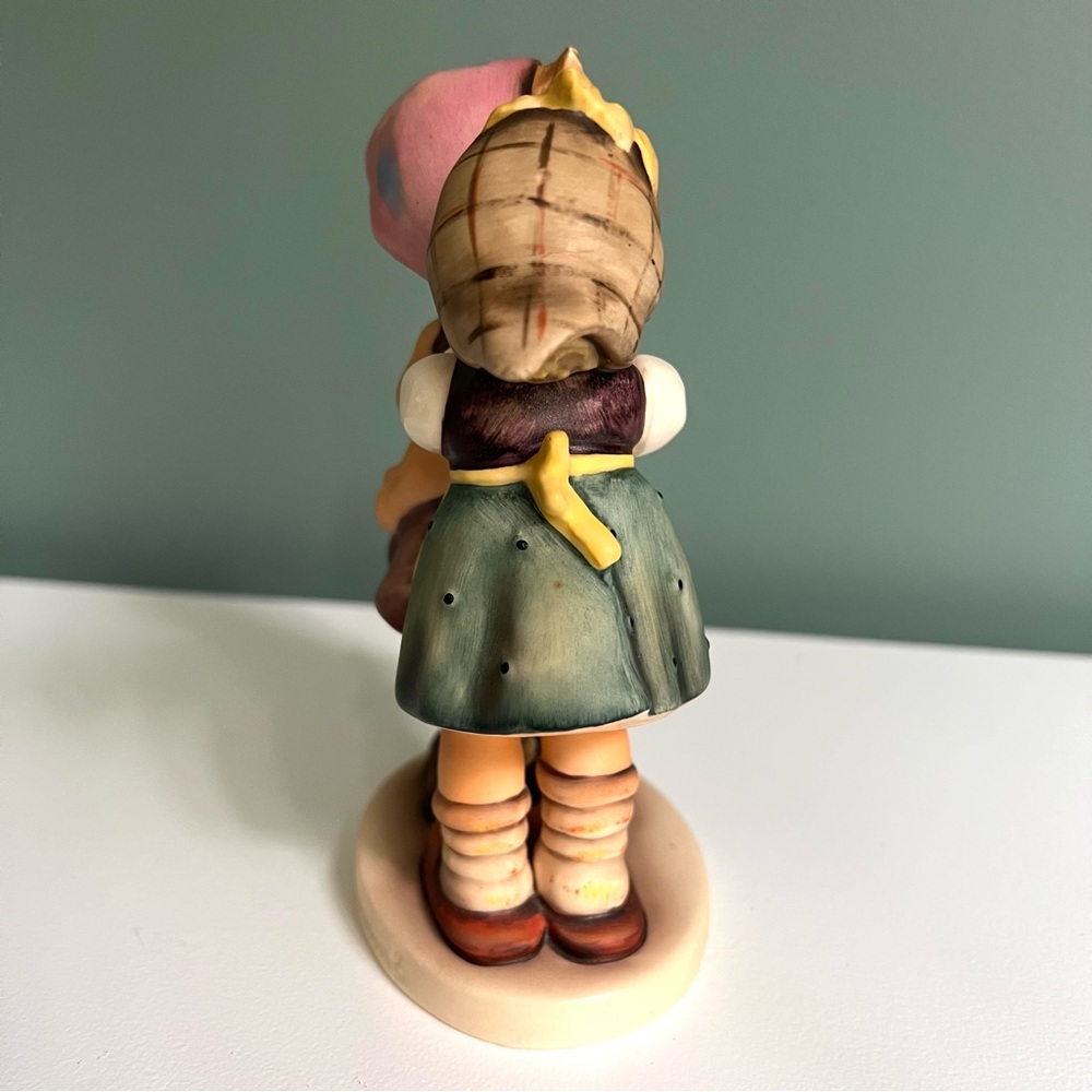 Vintage Goebel Hummel Figurine “Telling Her Secret” #196/0 - 1948 - 5” - Picture 4 of 7